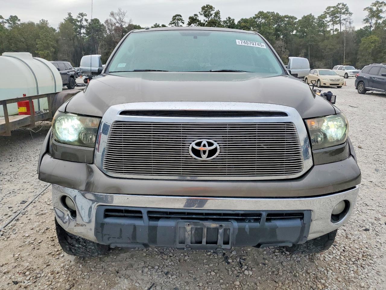 Toyota Tundra Crewmax Sr5