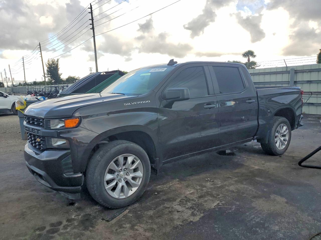 Salvage Chevrolet Silverado Image