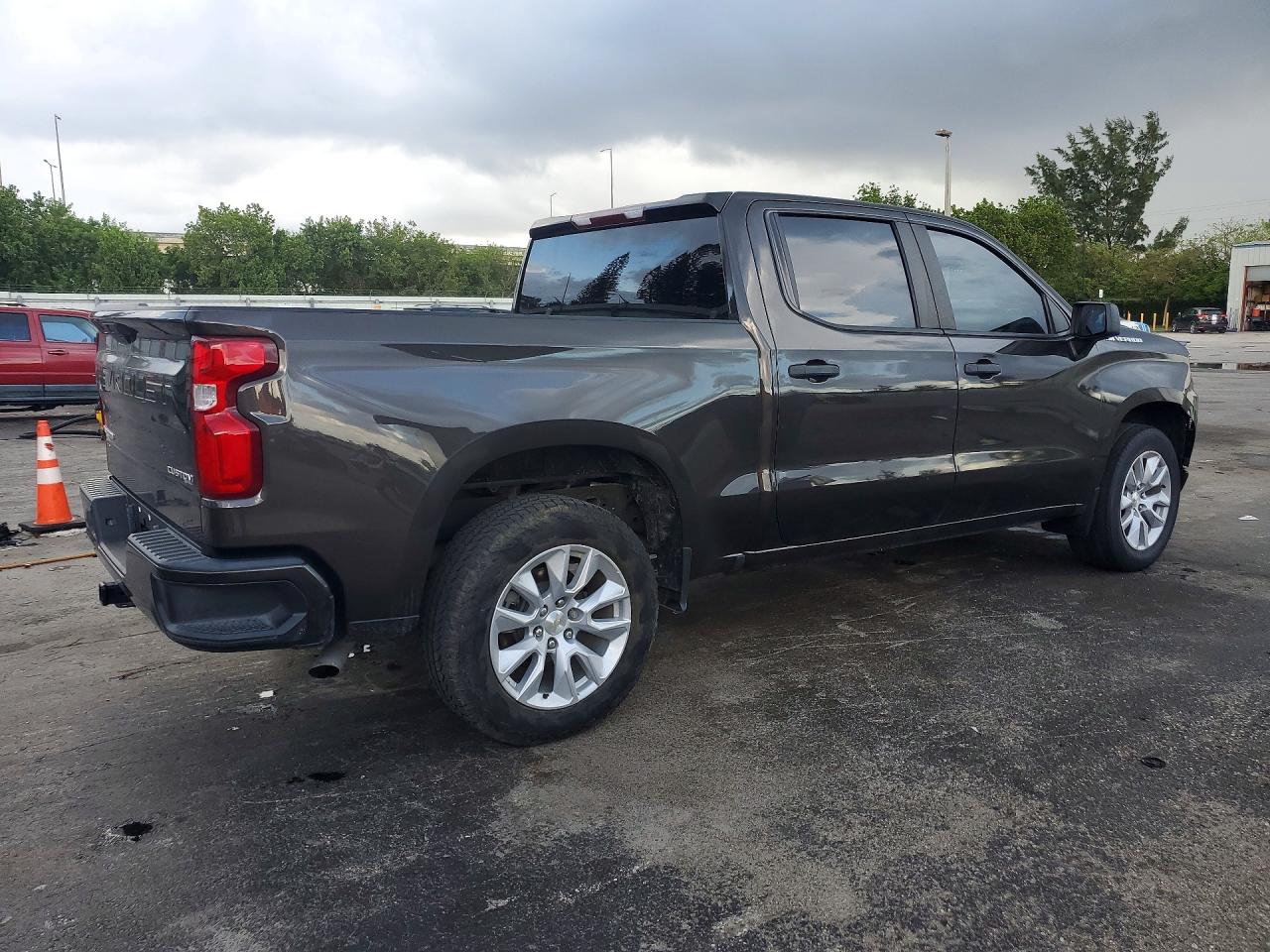 Chevrolet Silverado C1500 Custom