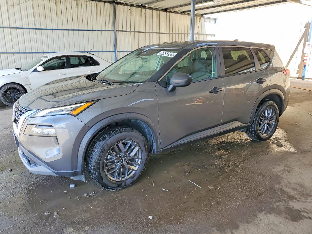 Salvage Nissan Rogue Image