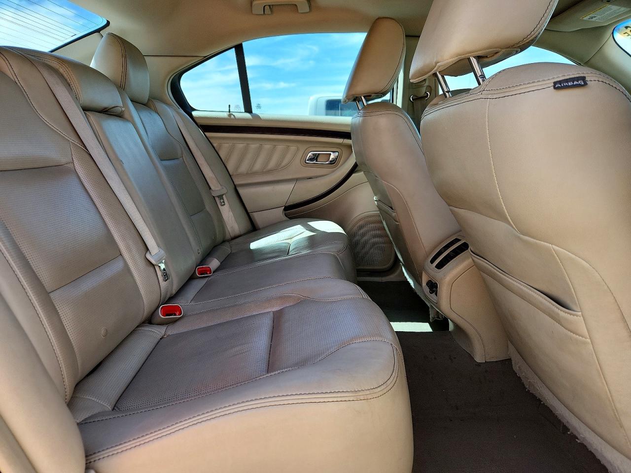 Ford Taurus Limited