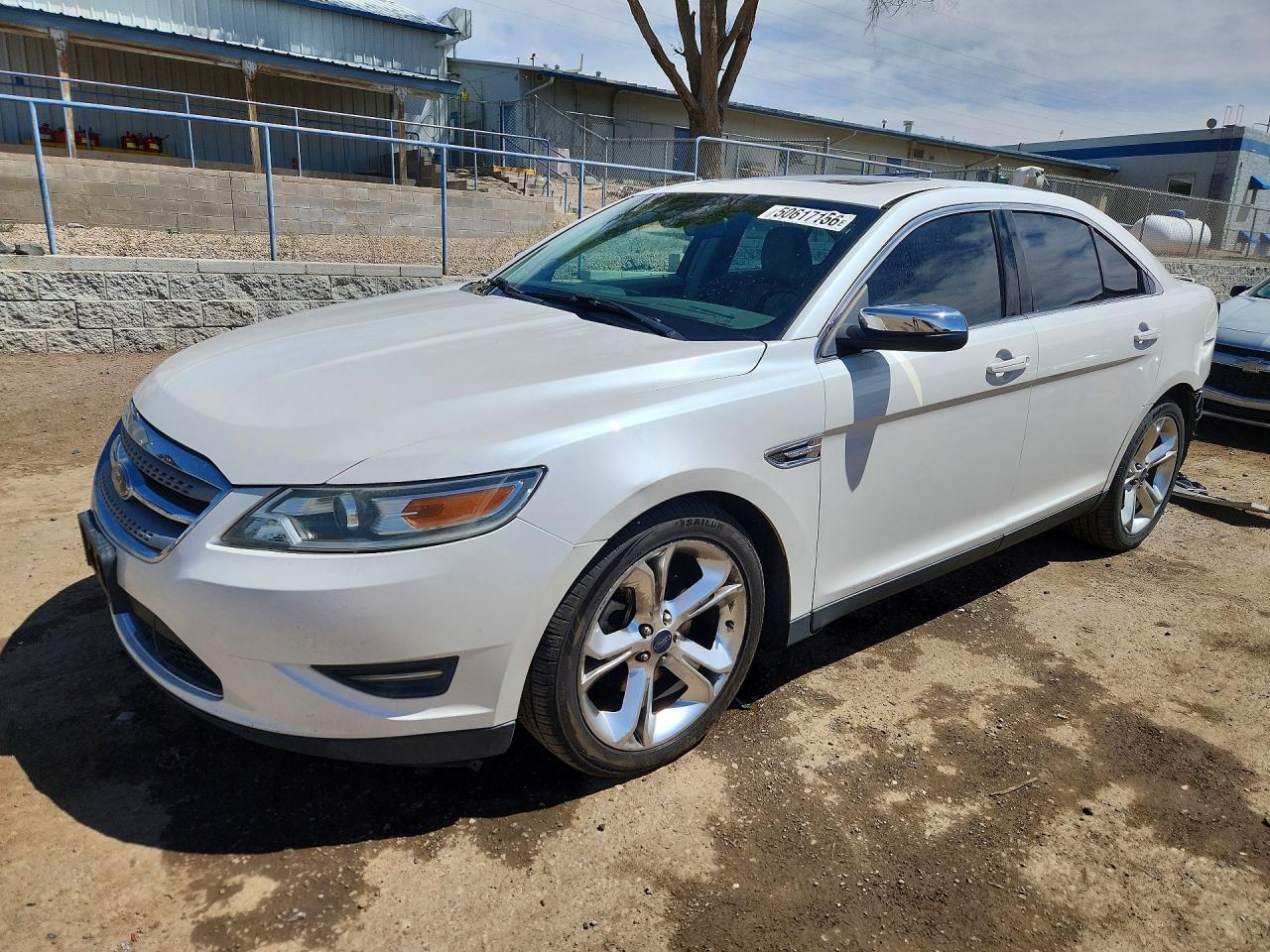 Salvage Ford Taurus Image