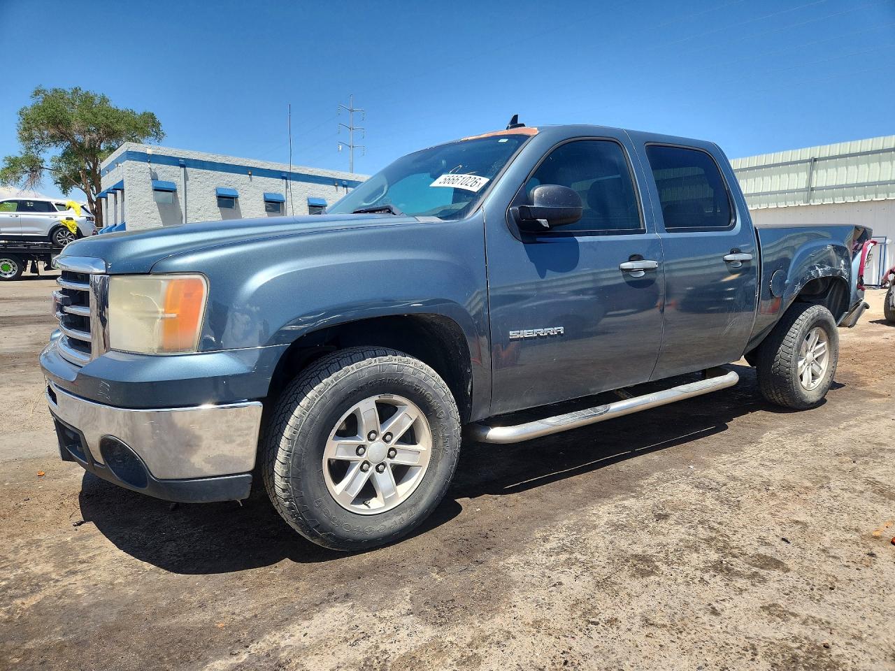 Salvage GMC Sierra Image