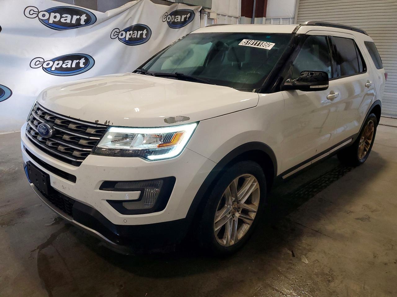 Salvage Ford Explorer Image