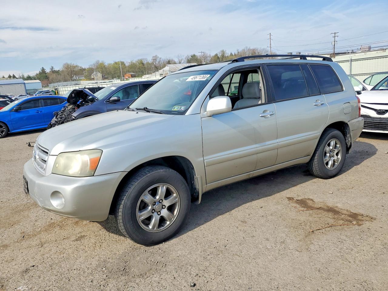 Salvage Toyota Highlander Image
