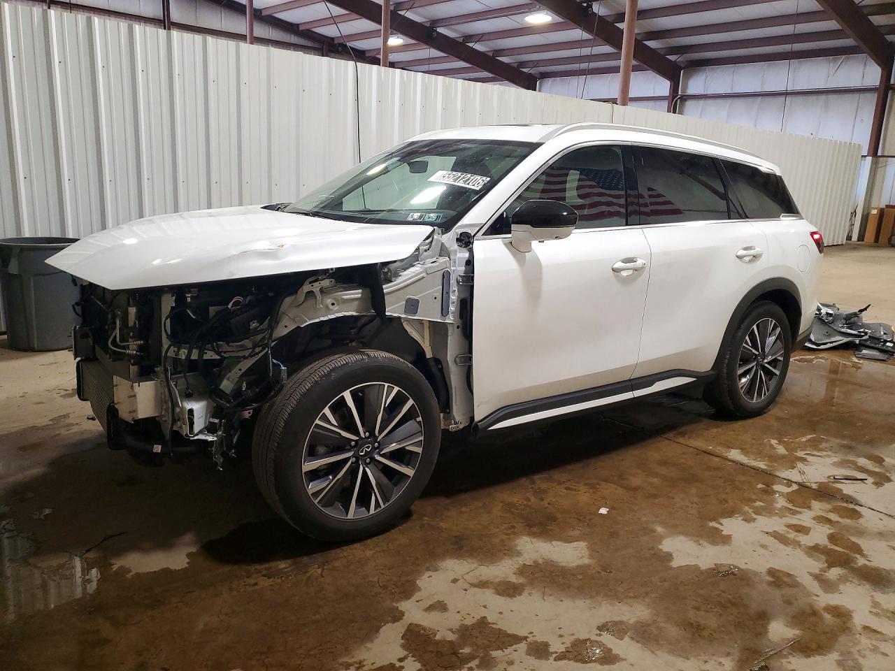 Salvage INFINITI Qx Image