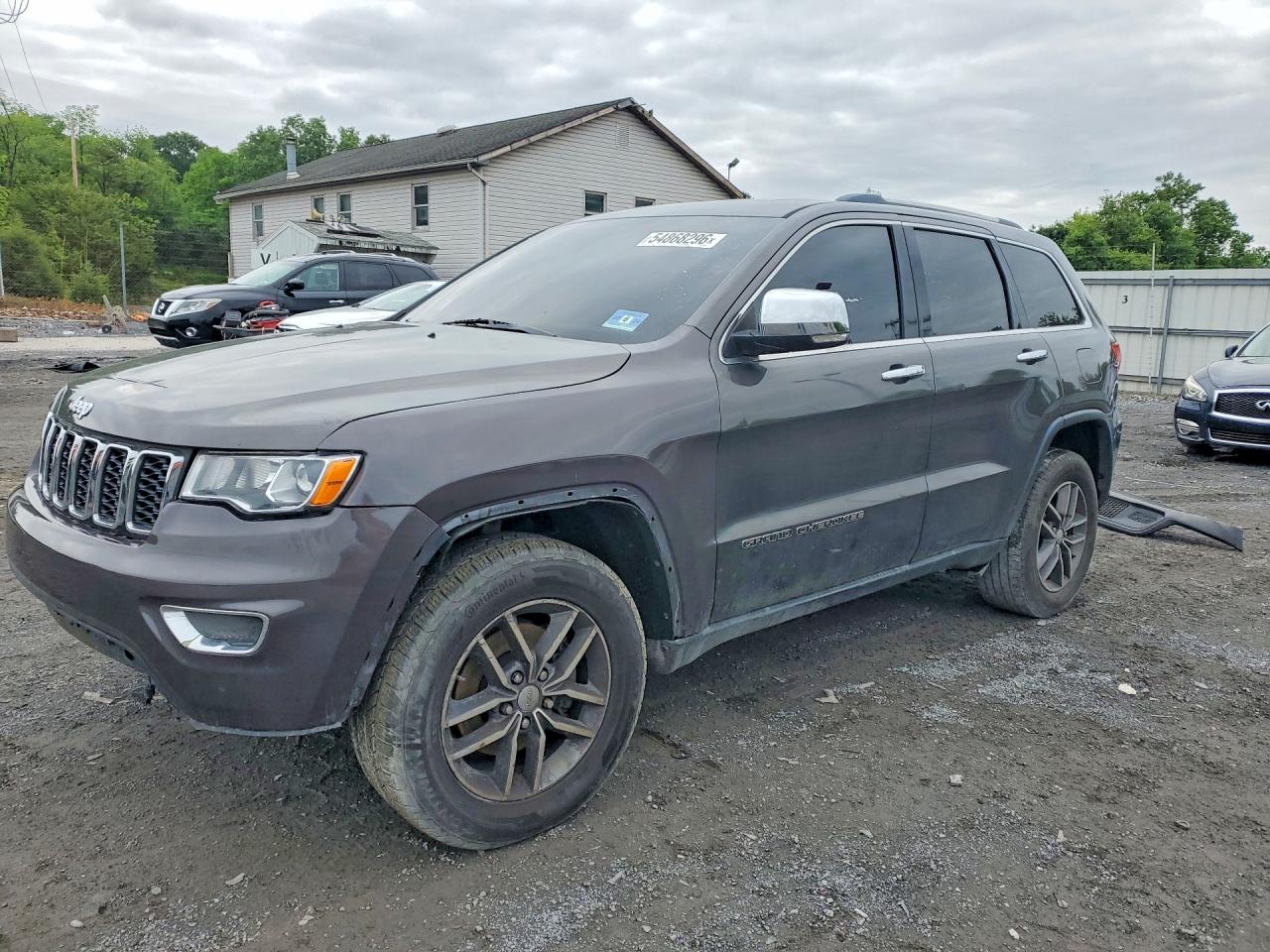 Salvage Jeep Cherokee Image