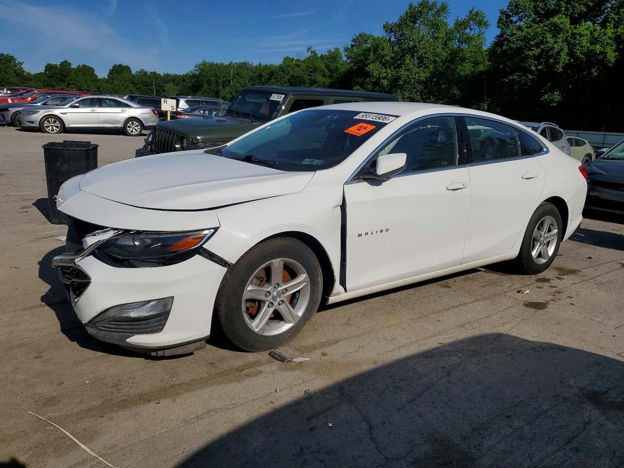 Salvage Chevrolet Malibu Image