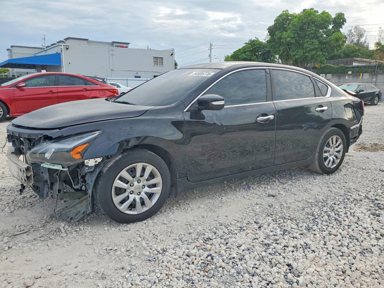 Salvage Nissan Altima Image