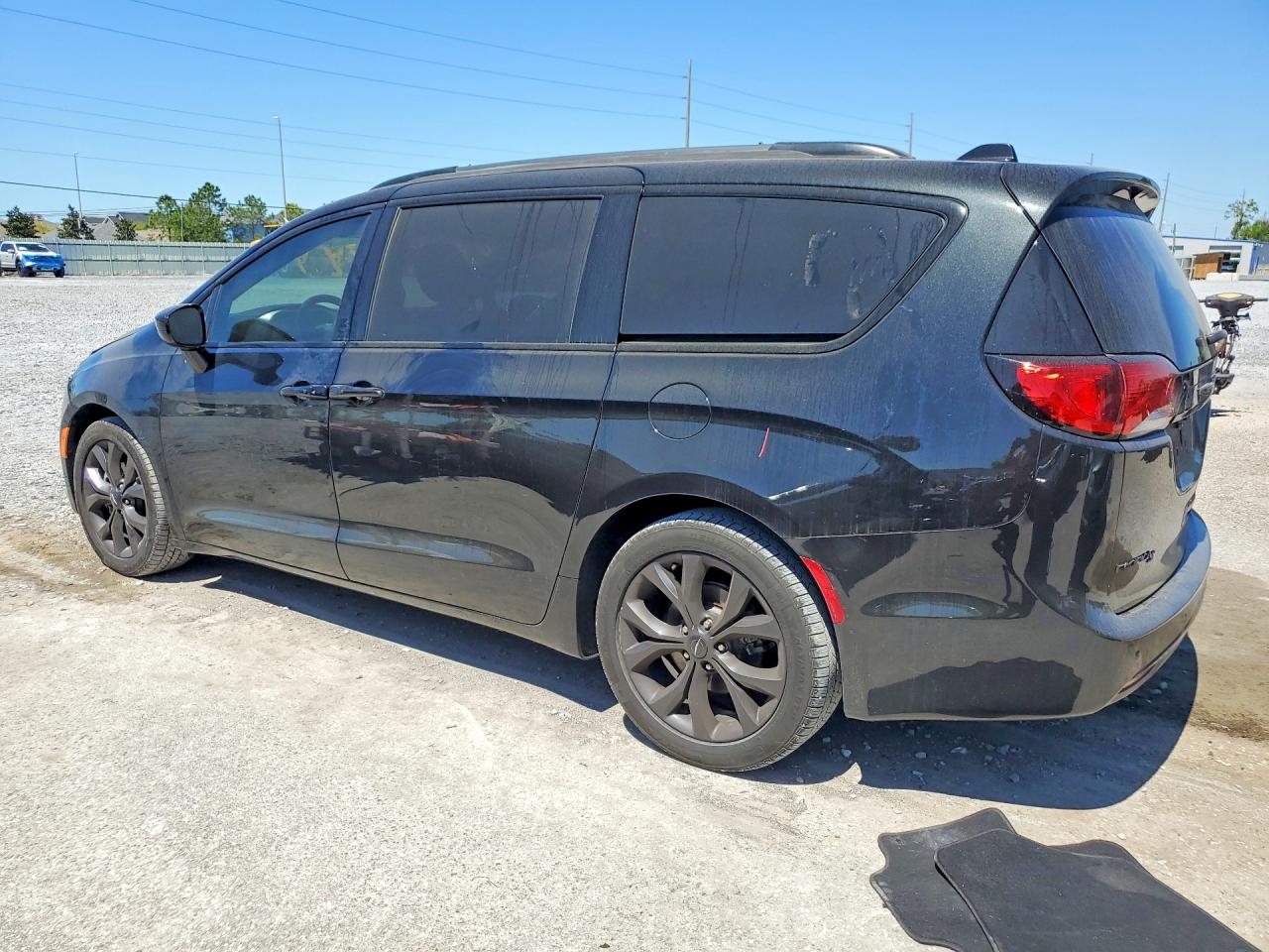 Chrysler Pacifica Touring L