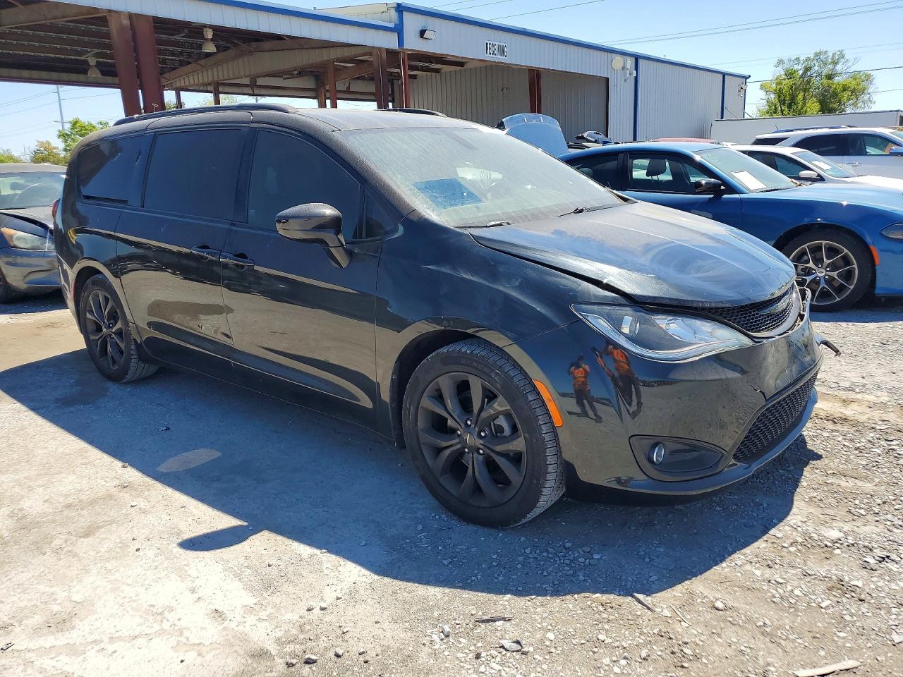 Chrysler Pacifica Touring L