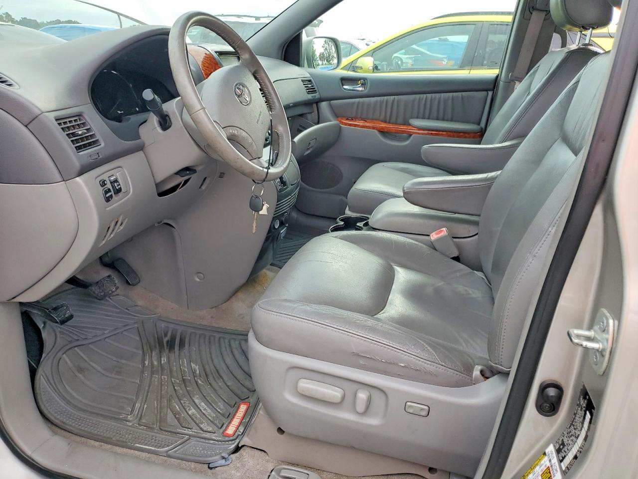 Toyota Sienna Xle