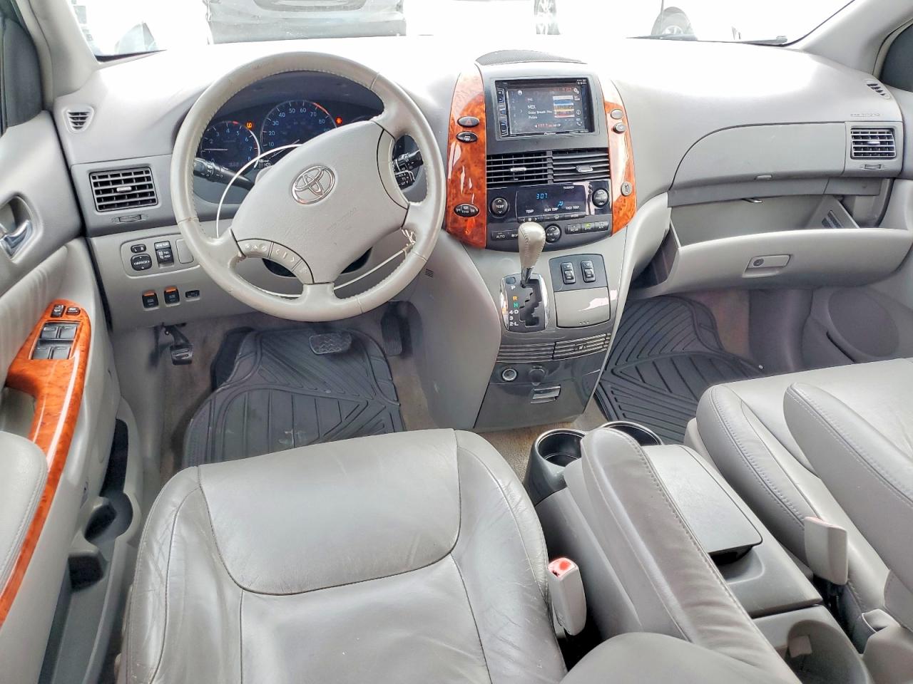 Toyota Sienna Xle