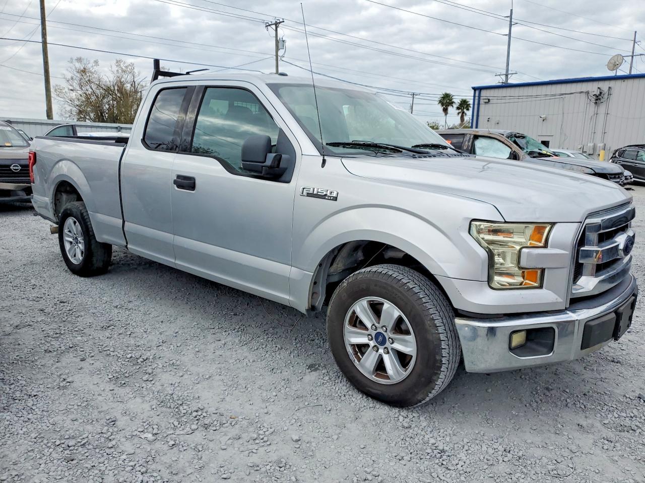 Ford F-150 Super Cab