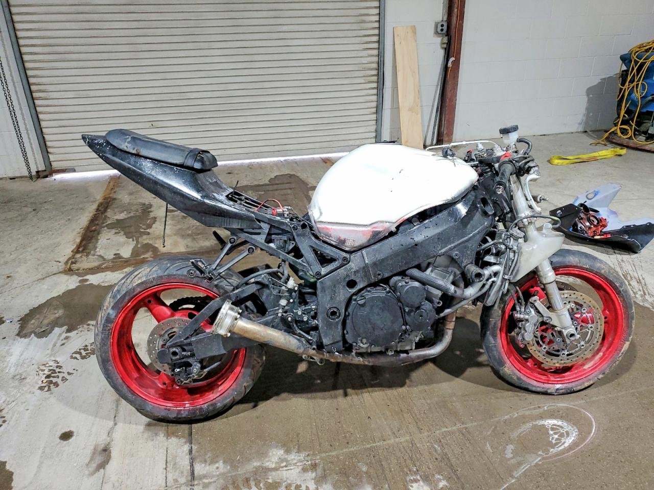 Salvage Suzuki Gsx Image