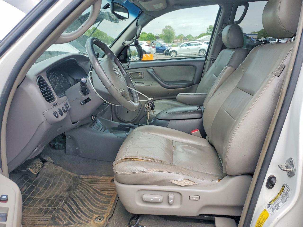 Toyota Sequoia Sr5