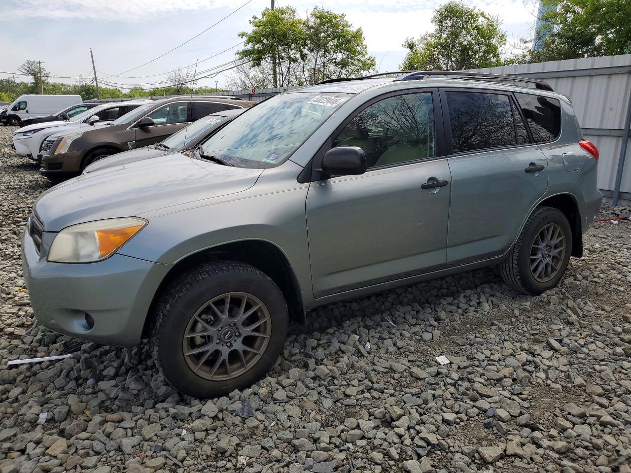 Salvage Toyota RAV4 Image