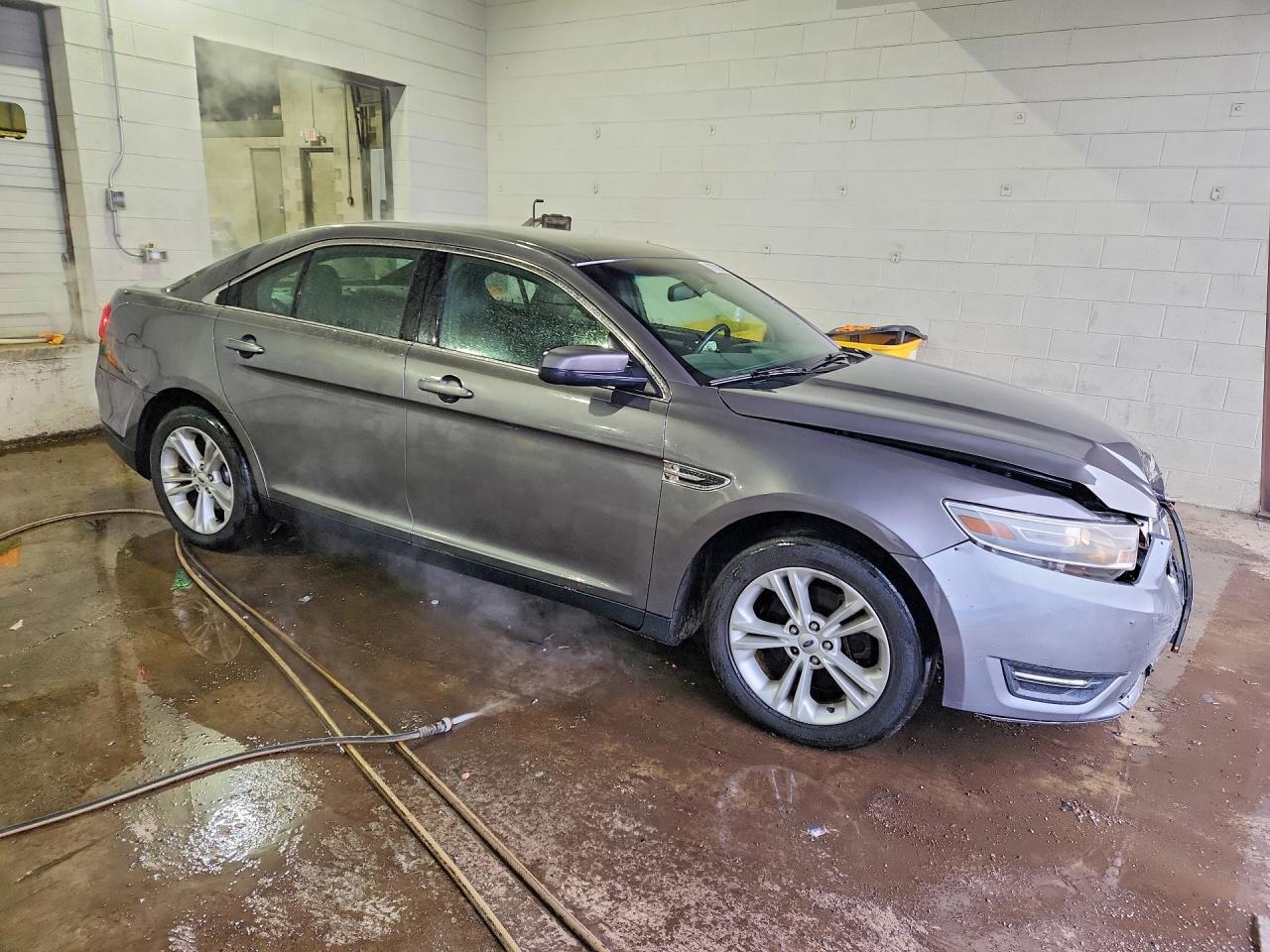 Ford Taurus Sel