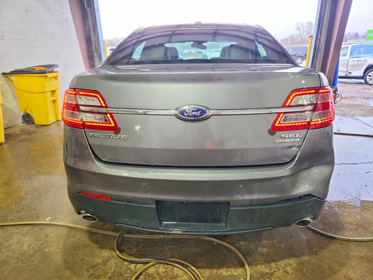 Ford Taurus Sel