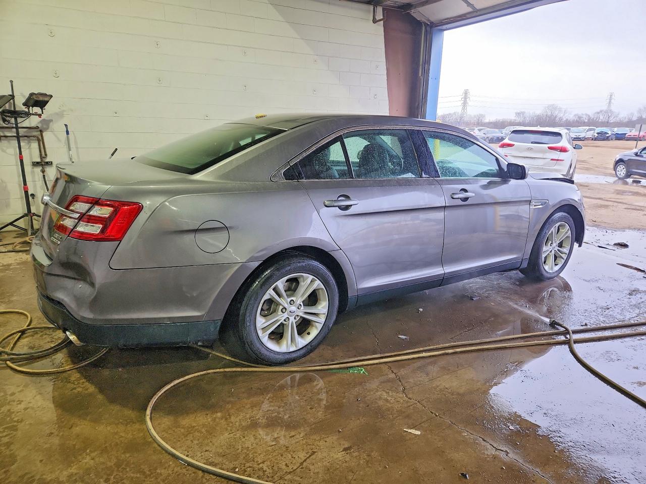 Ford Taurus Sel