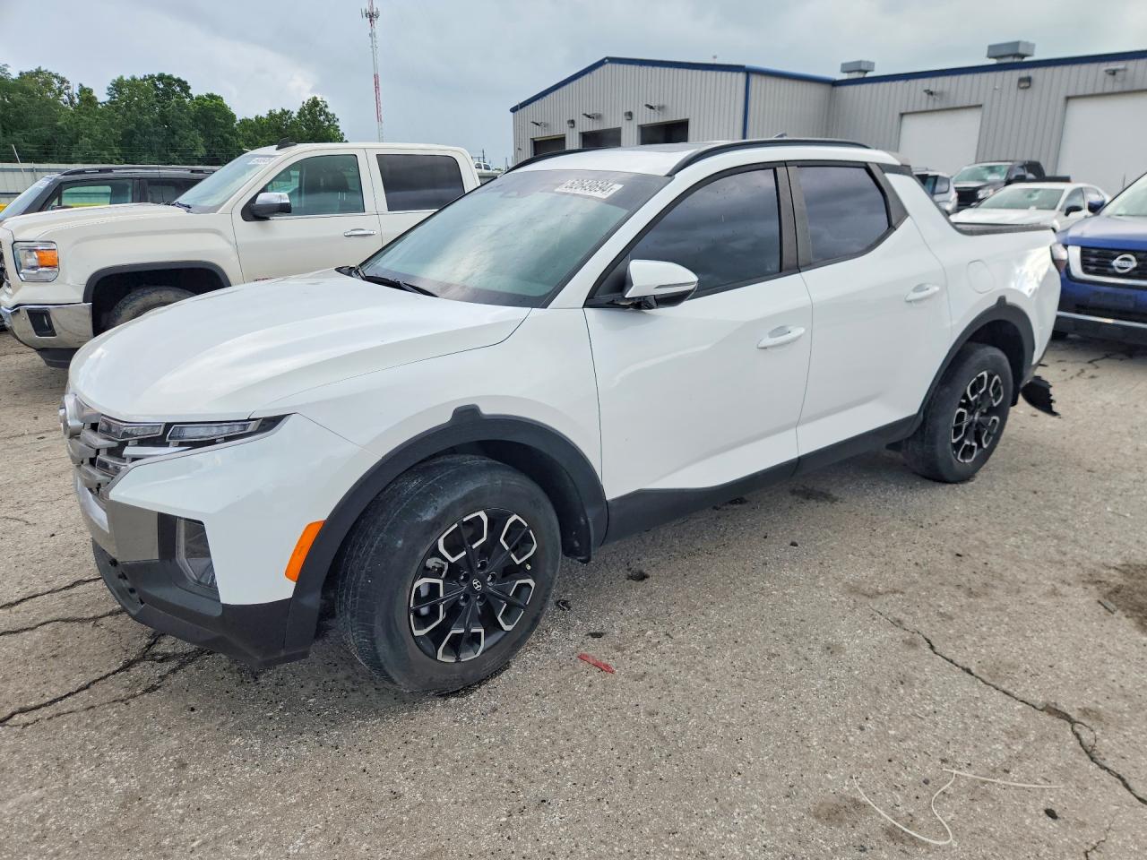 Salvage Hyundai SANTA CRUZ Image