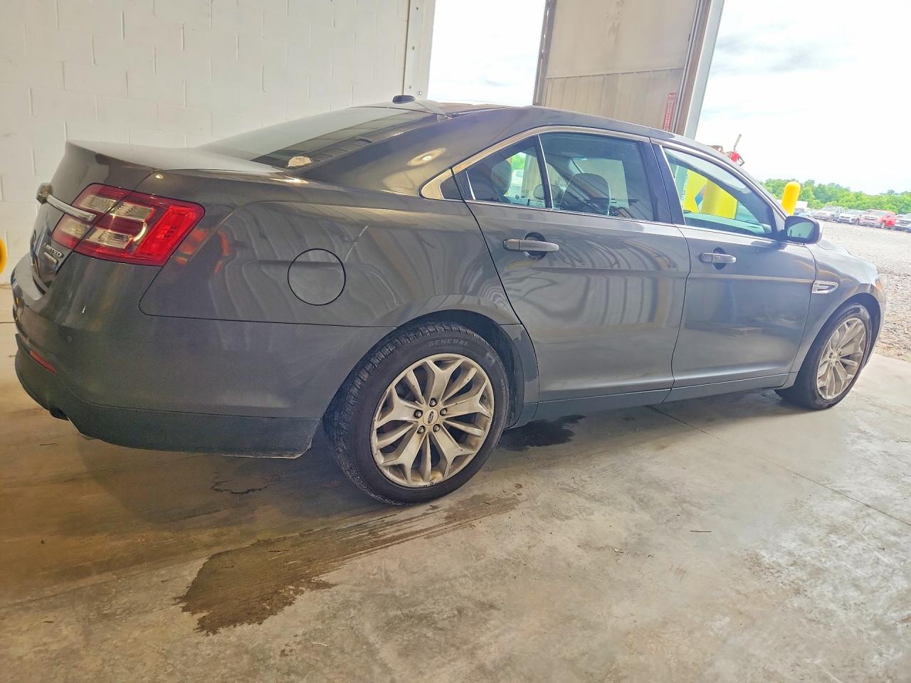 Ford Taurus Limited