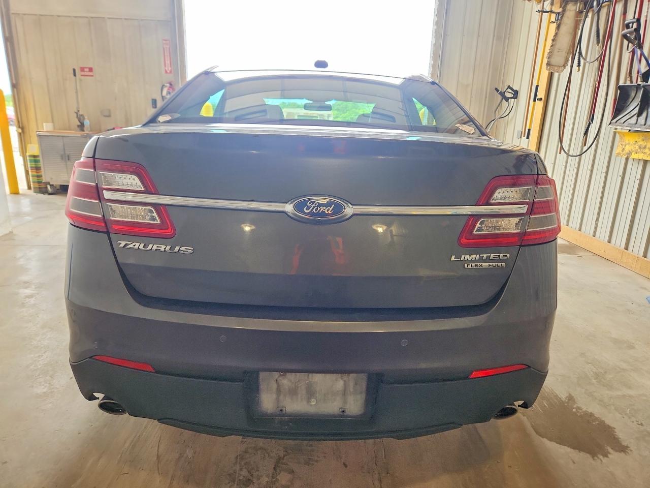 Ford Taurus Limited