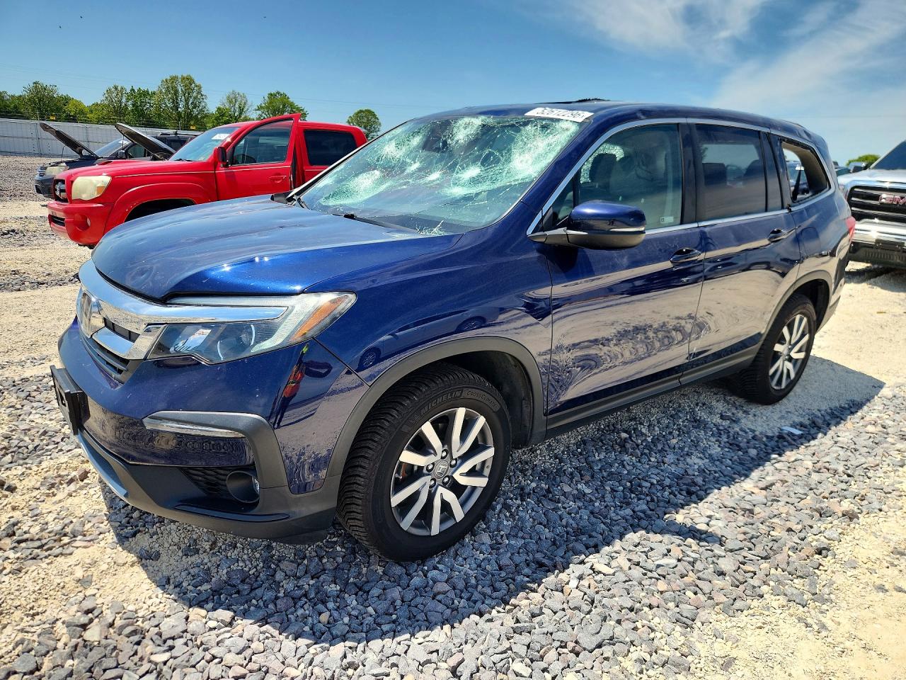 Salvage Honda Pilot Image