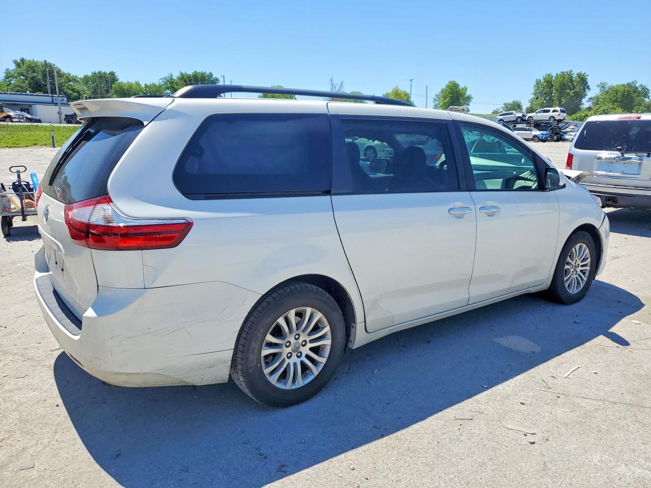 Toyota Sienna Xle 8-passenger