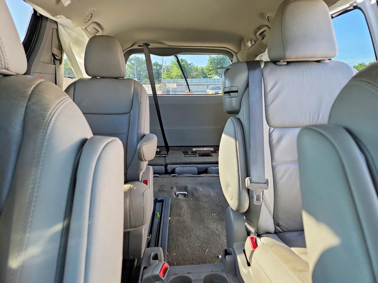 Toyota Sienna Xle 8-passenger