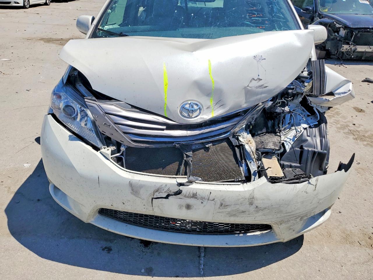 Toyota Sienna Xle 8-passenger
