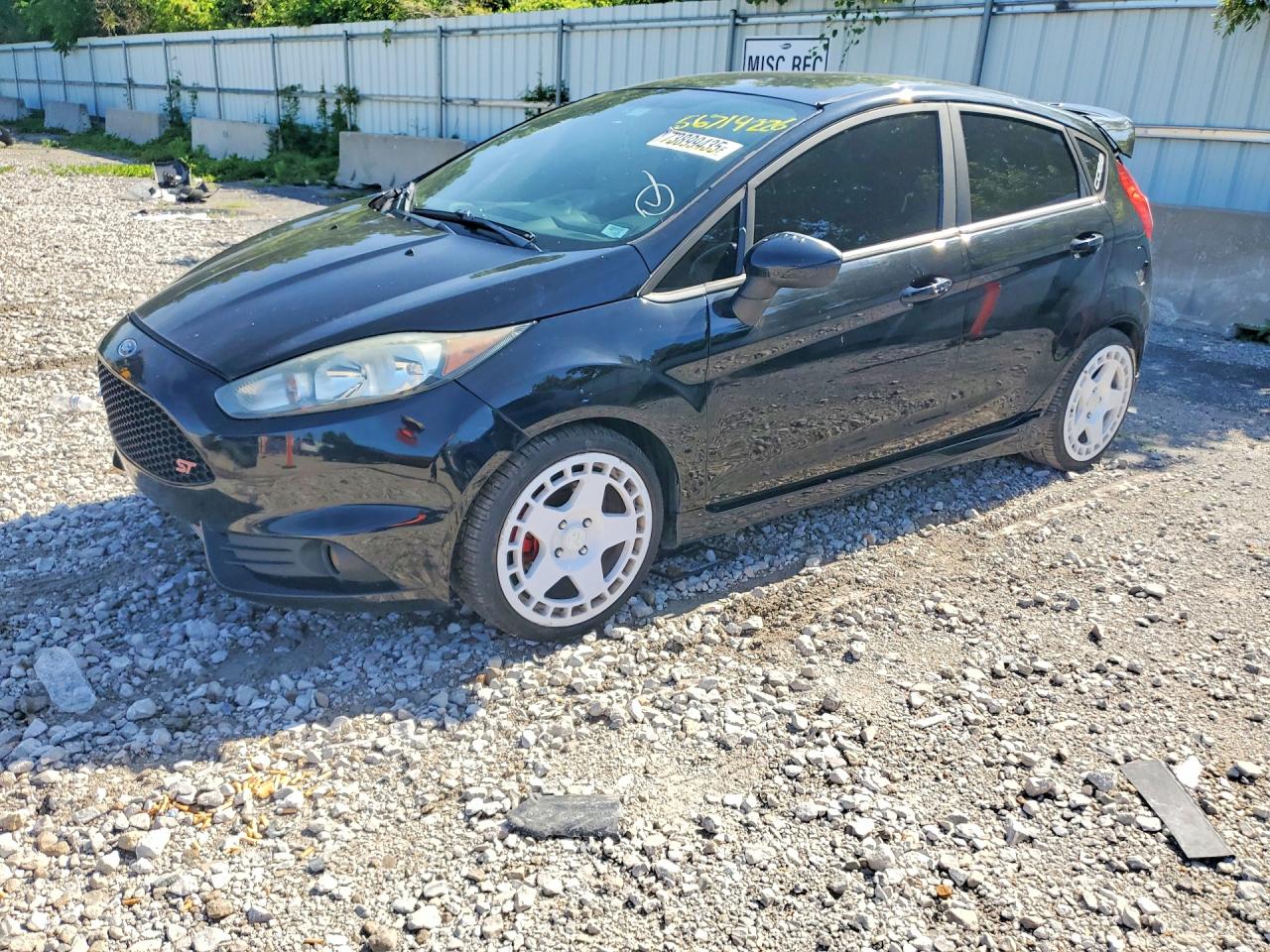 Salvage Ford Fiesta Image