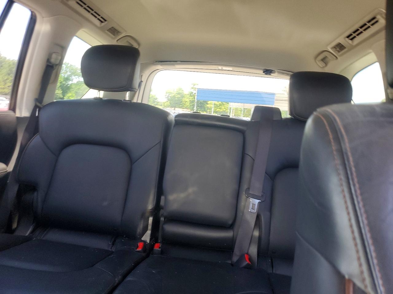 Nissan Armada Sl