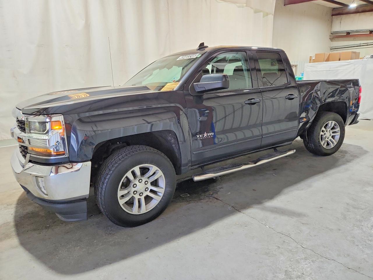 Salvage Chevrolet Silverado Image
