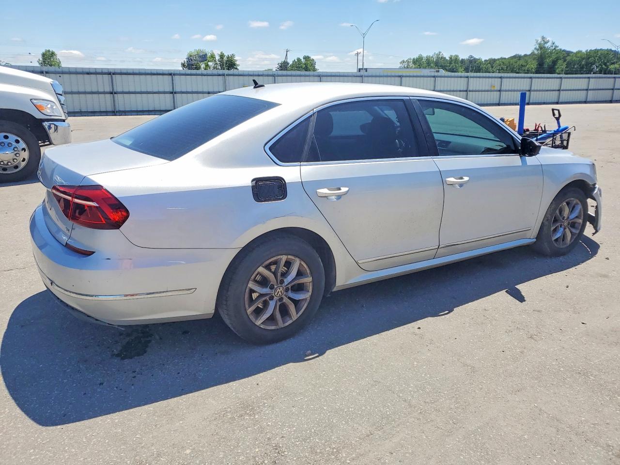 Volkswagen Passat S