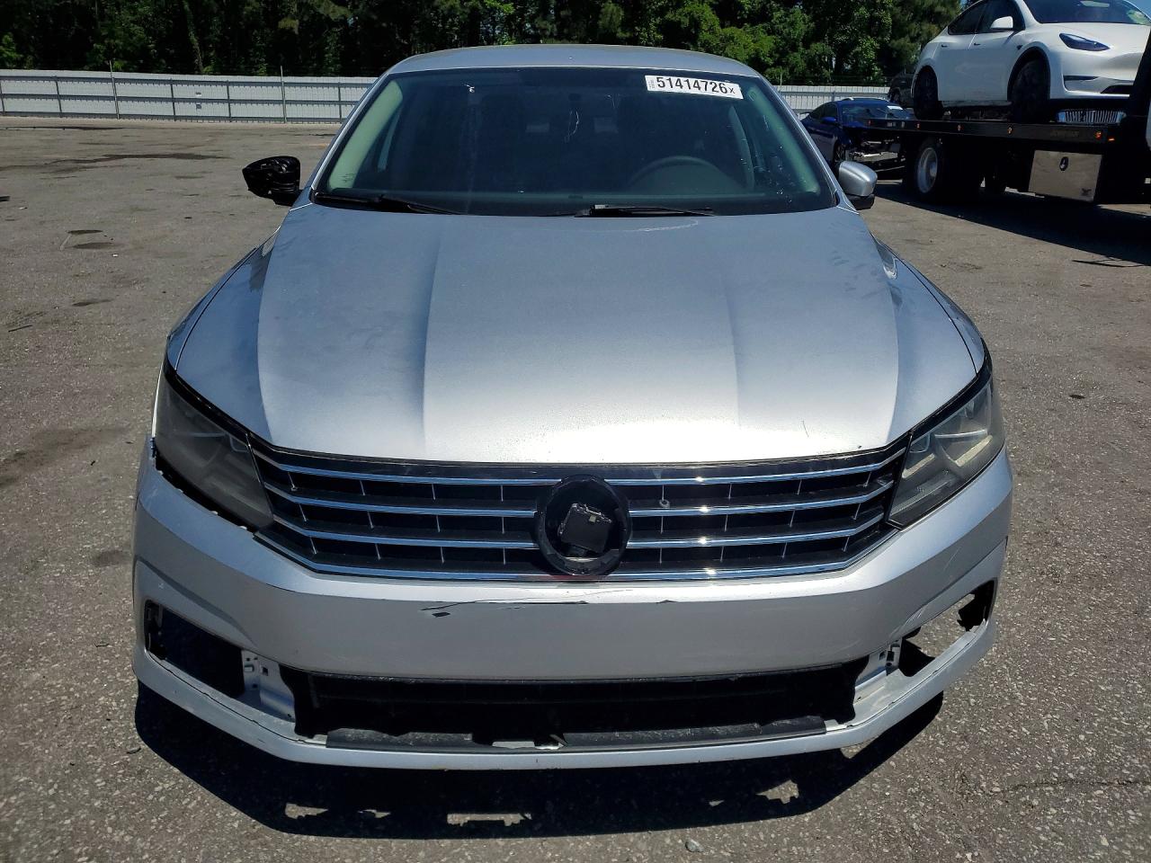Volkswagen Passat S