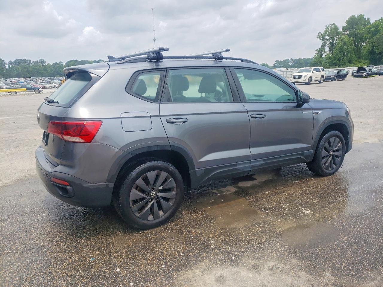 Volkswagen Taos S