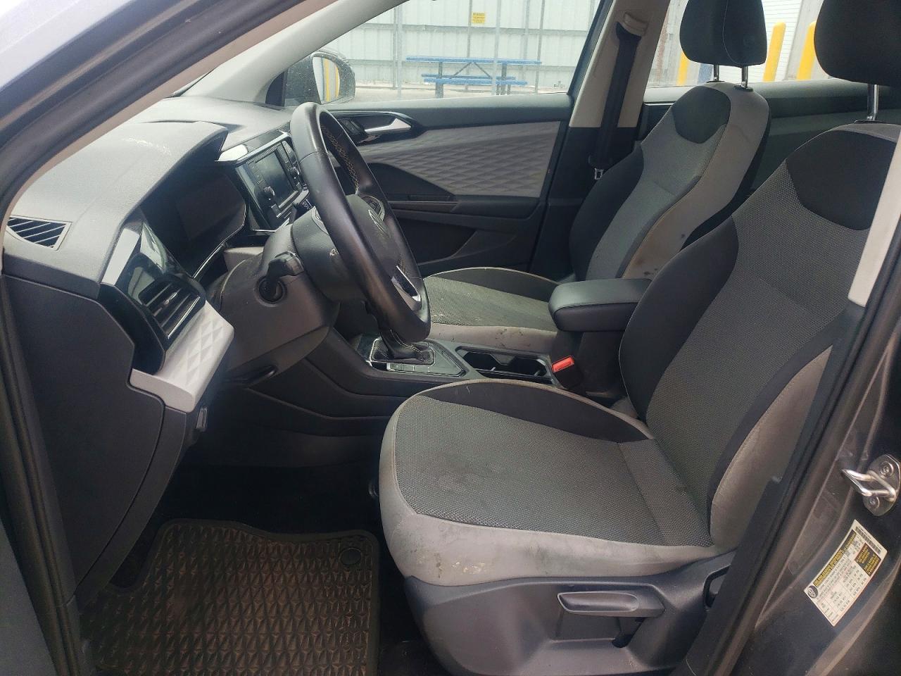 Volkswagen Taos S