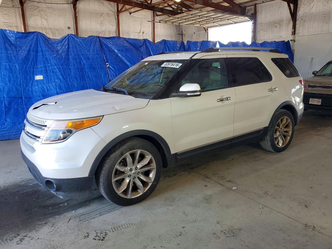 Salvage Ford Explorer Image