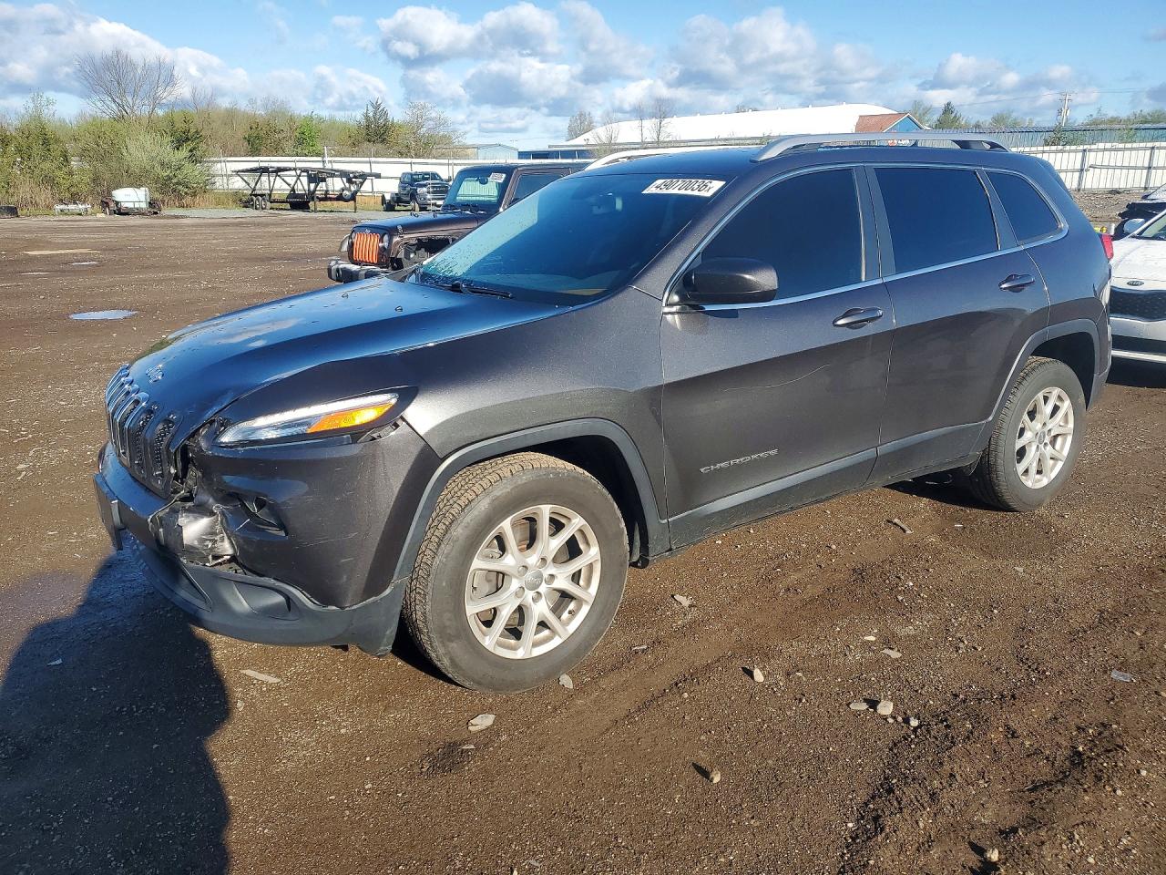 Salvage Jeep Cherokee Image