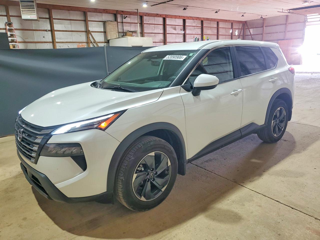 Salvage Nissan Rogue Image