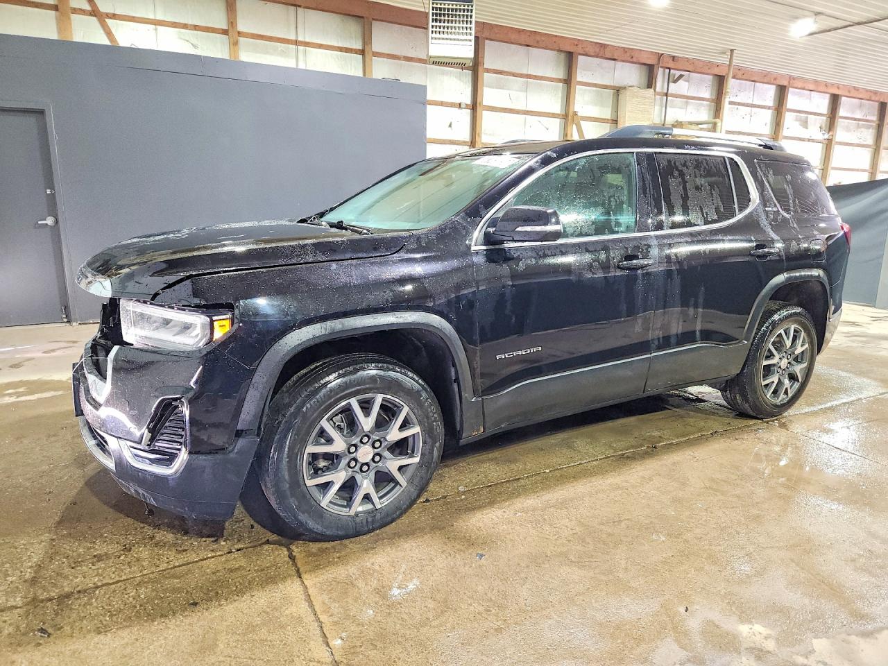 Salvage GMC Acadia Image