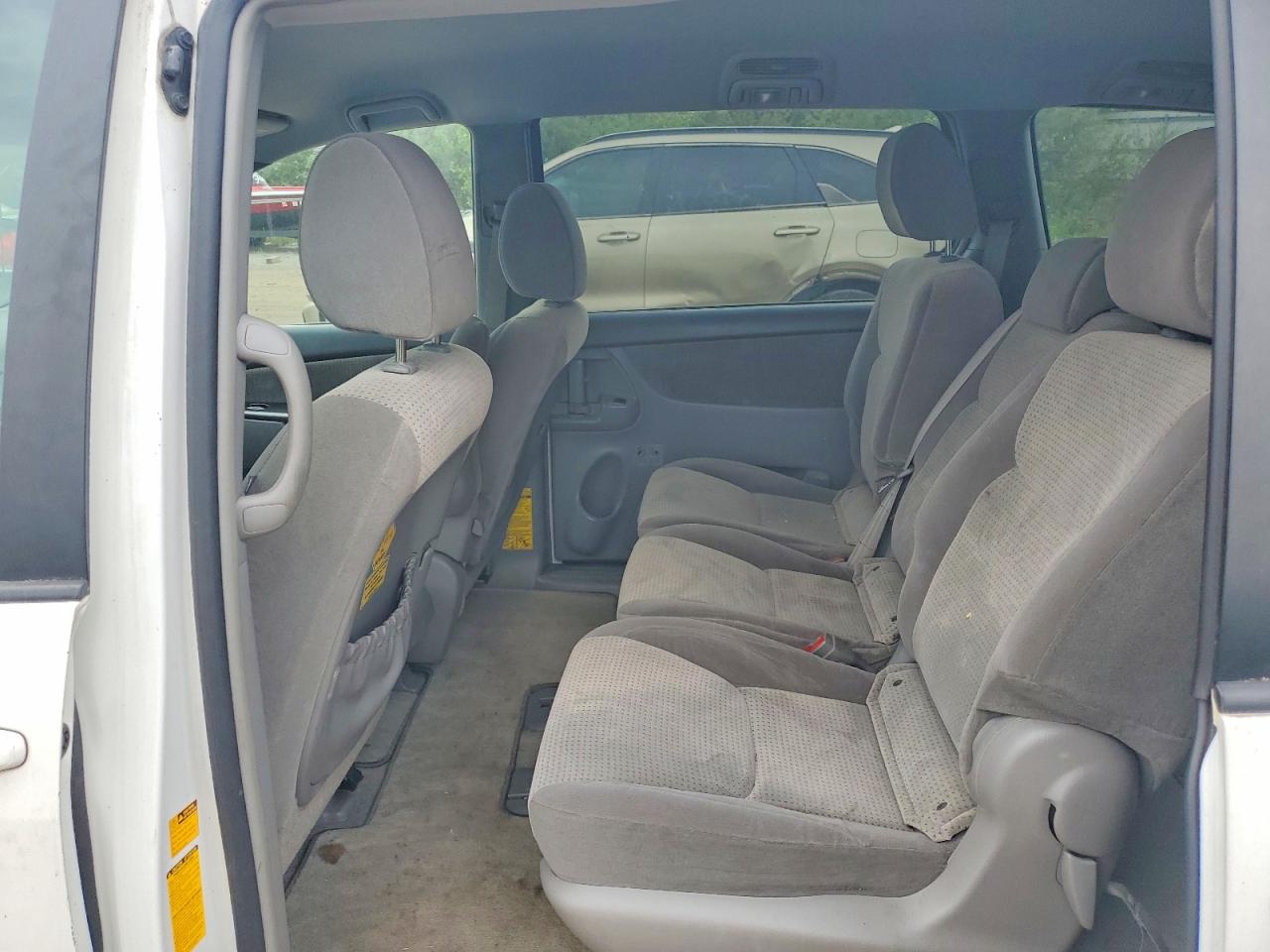 Toyota Sienna Le 8-passenger
