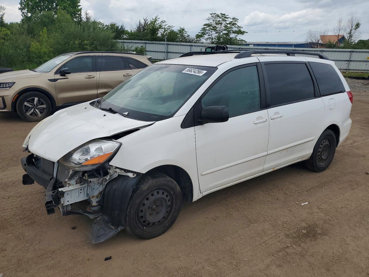 Salvage Toyota Sienna Image