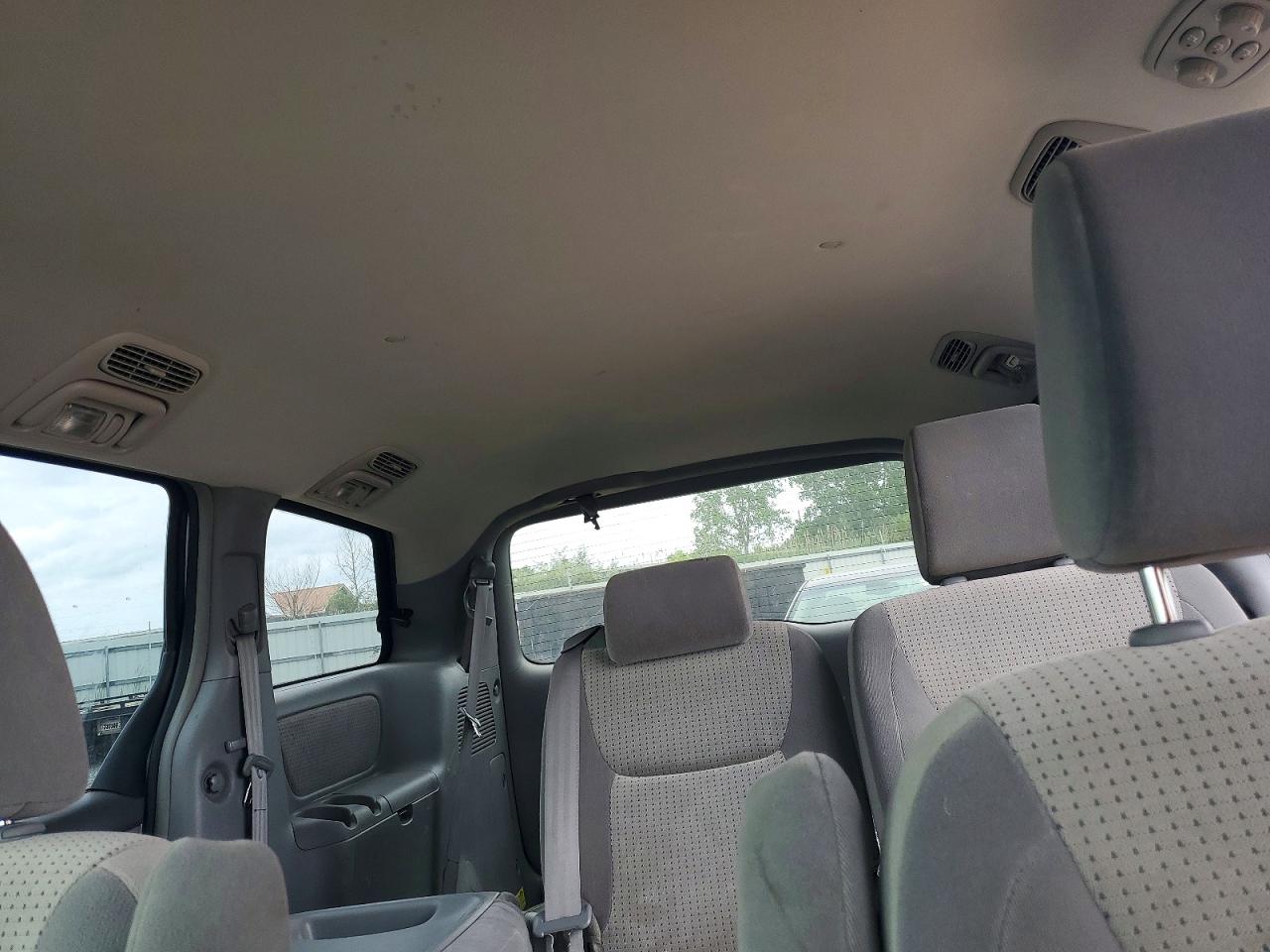 Toyota Sienna Le 8-passenger