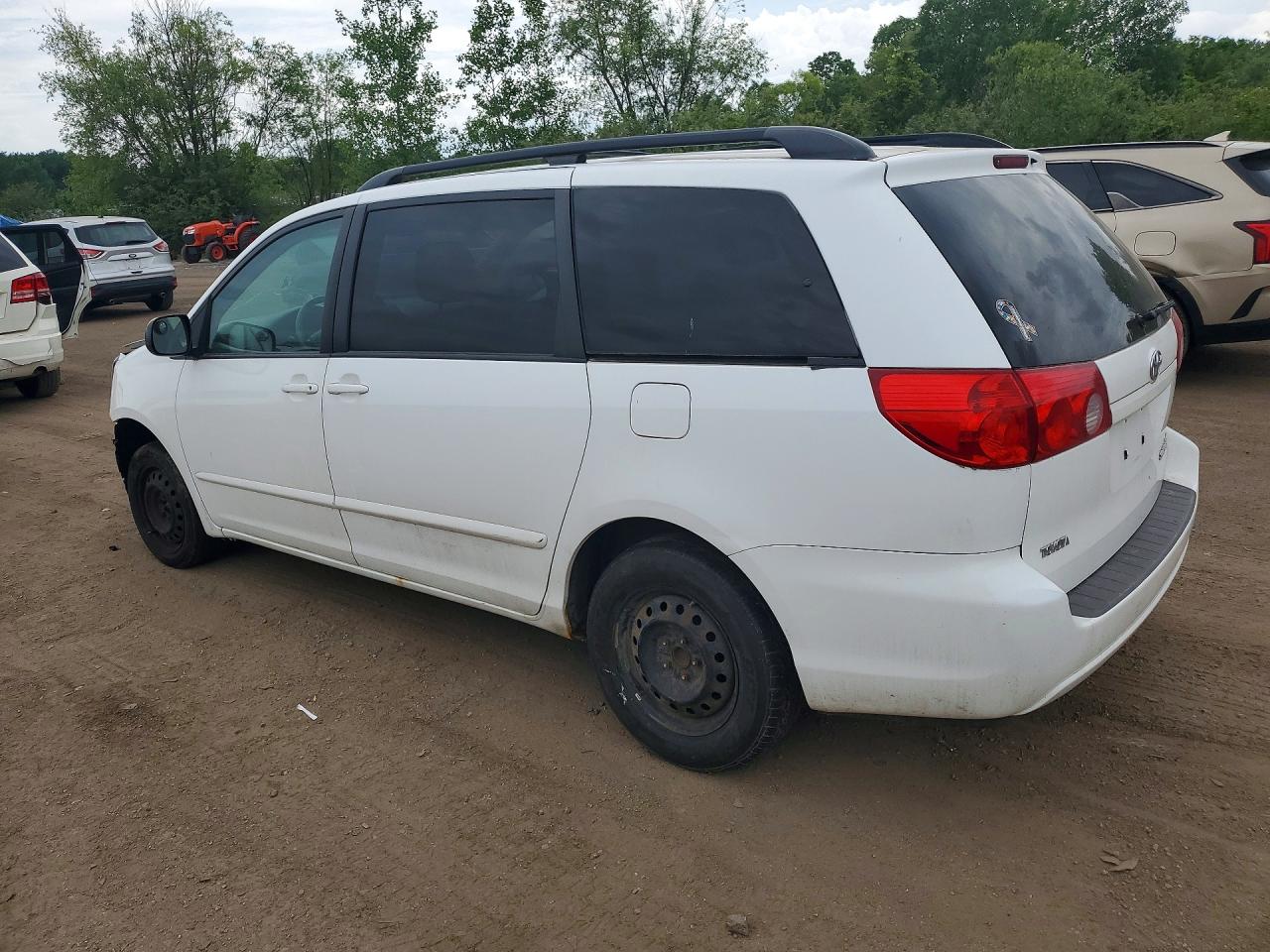 Toyota Sienna Le 8-passenger