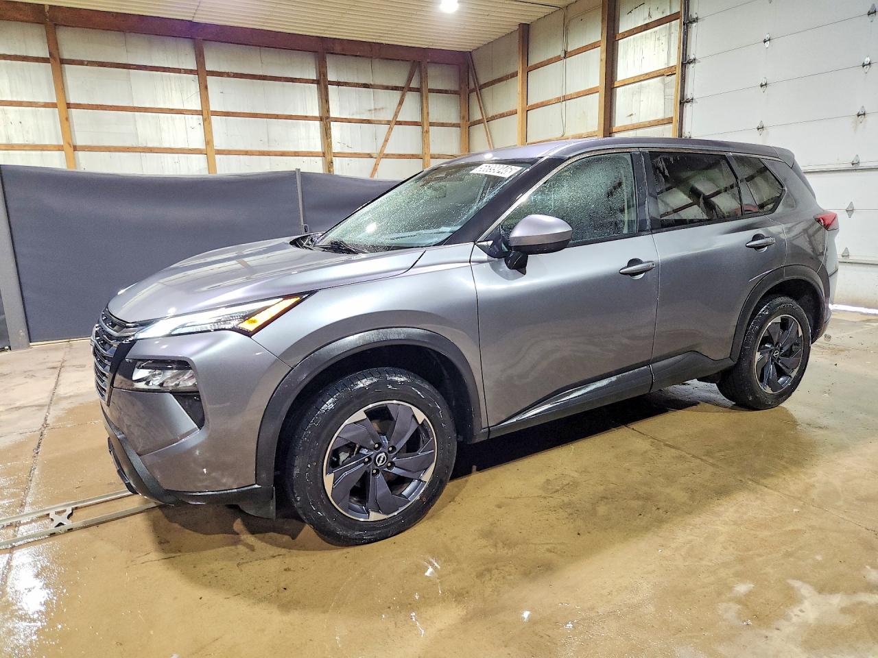Salvage Nissan Rogue Image