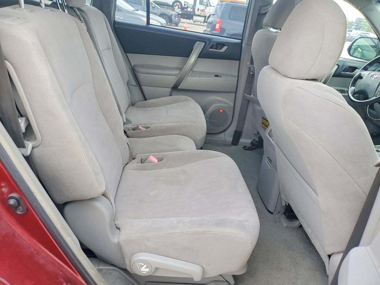 Toyota Highlander Sport