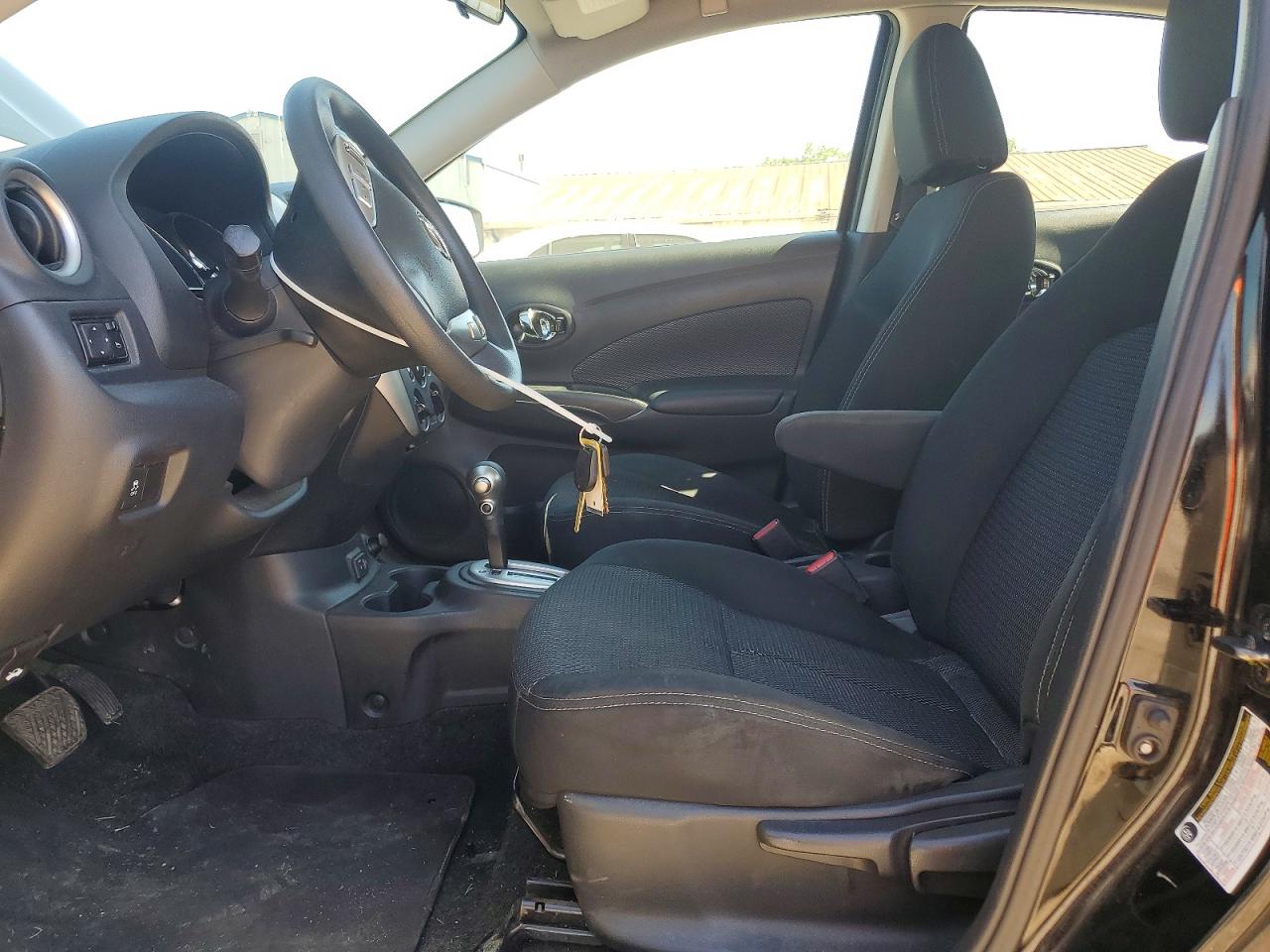 Nissan Versa Sv