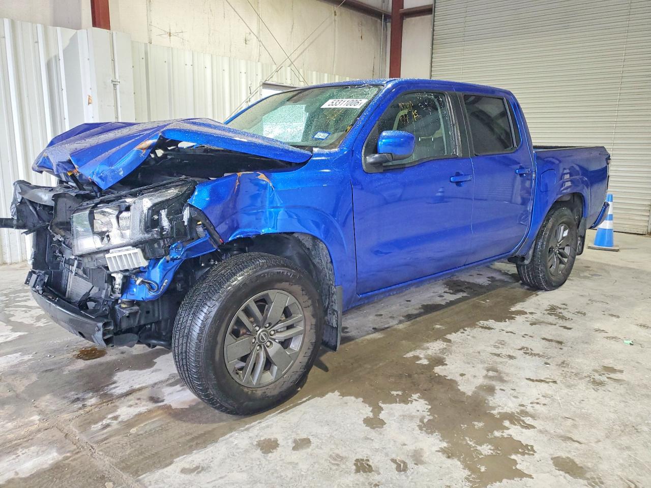 Salvage Nissan Frontier Image
